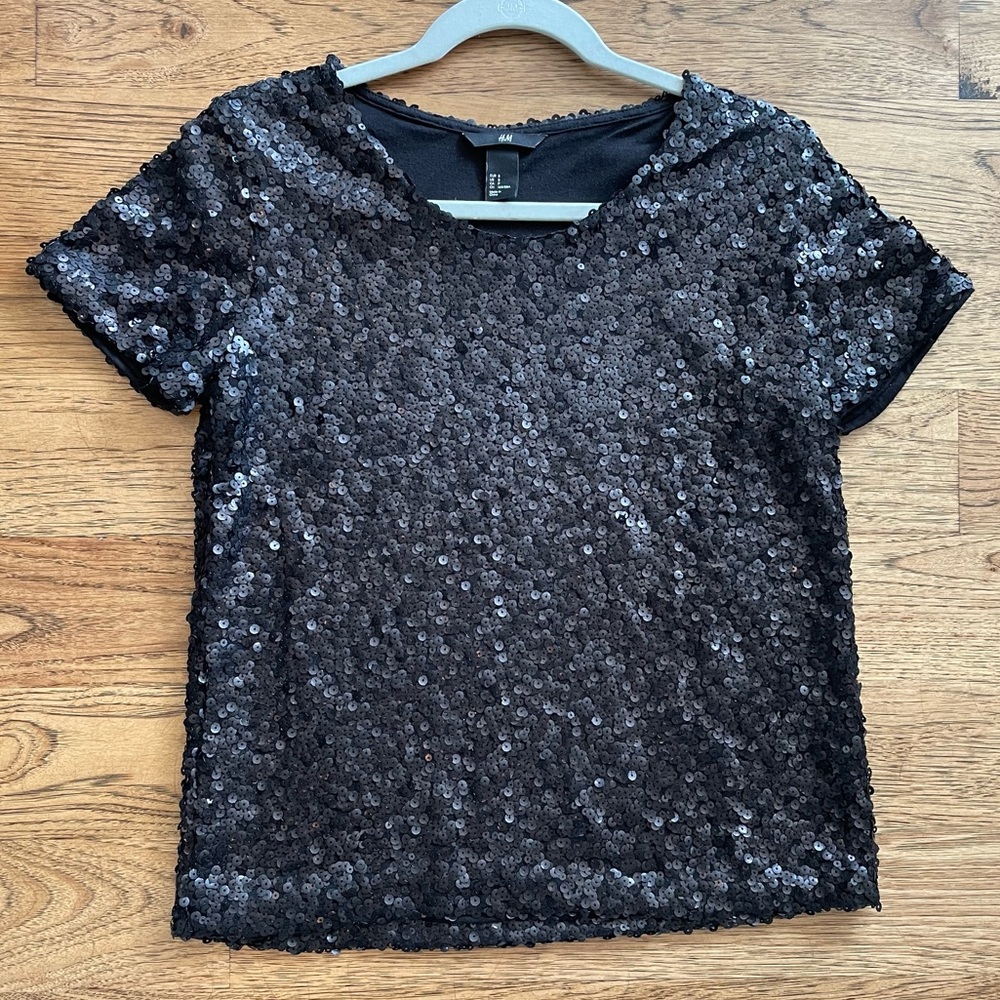 H&M Women's Black with All Over Black Sequins Short Sleeve Blouse Top Size Small